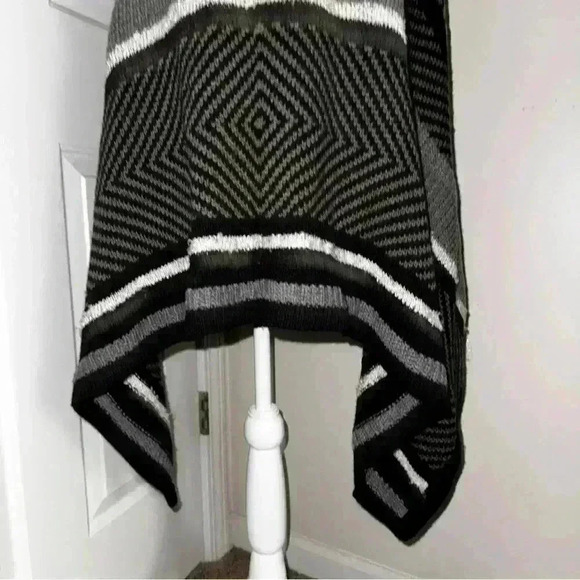 A.N.A Black & Gray Striped Knit Sleeveless Open Front Cardigan Women’s Medium - Picture 7 of 10